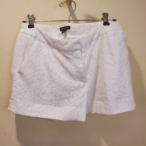 I  ♥ Ronson white shorts size 2